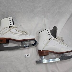 White Figure Ice Skates with Metal Blades Size 6.5